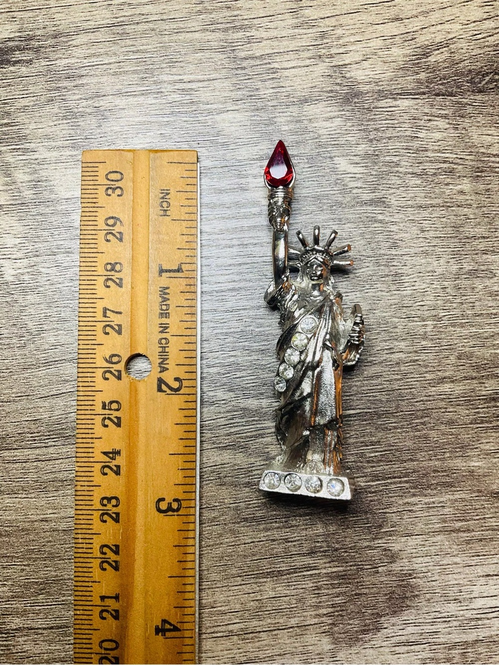 Vintage Rhinestone Statue of Liberty Brooch Pin - Picture 4 of 5
